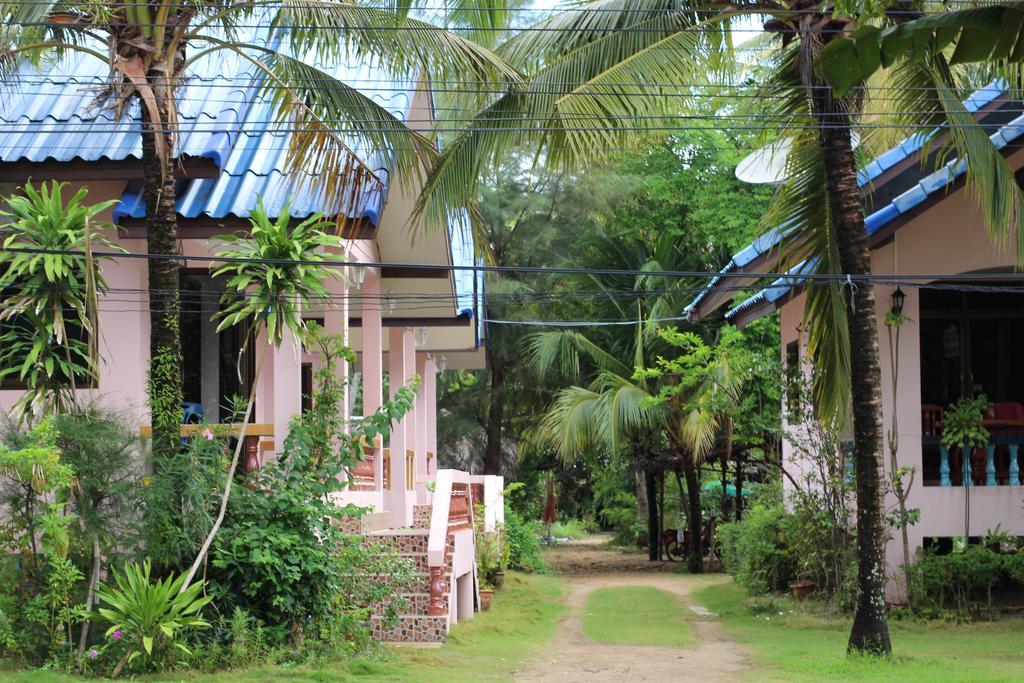 Chaiwat Resort Laem Sing Exterior photo