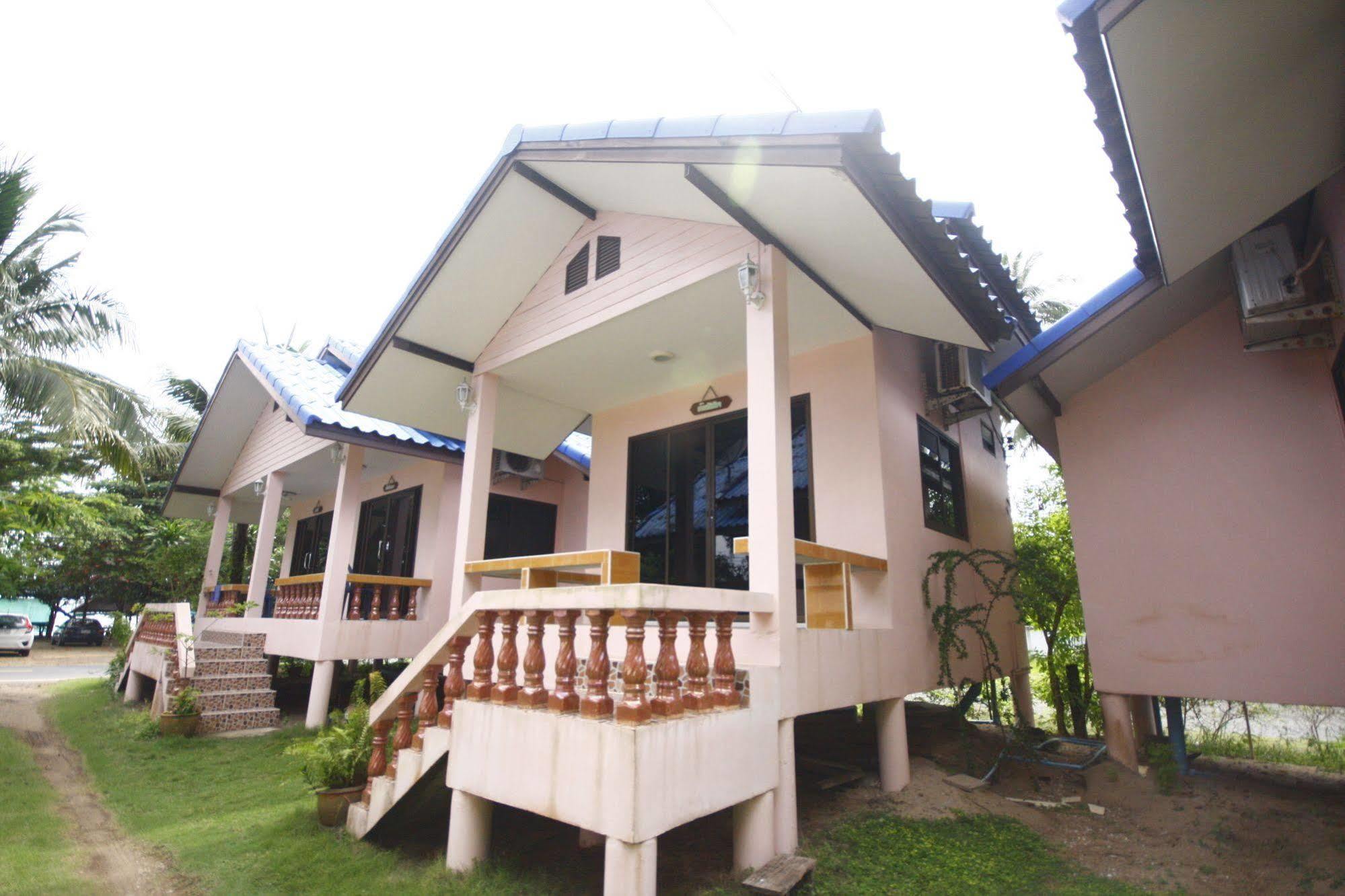 Chaiwat Resort Laem Sing Exterior photo