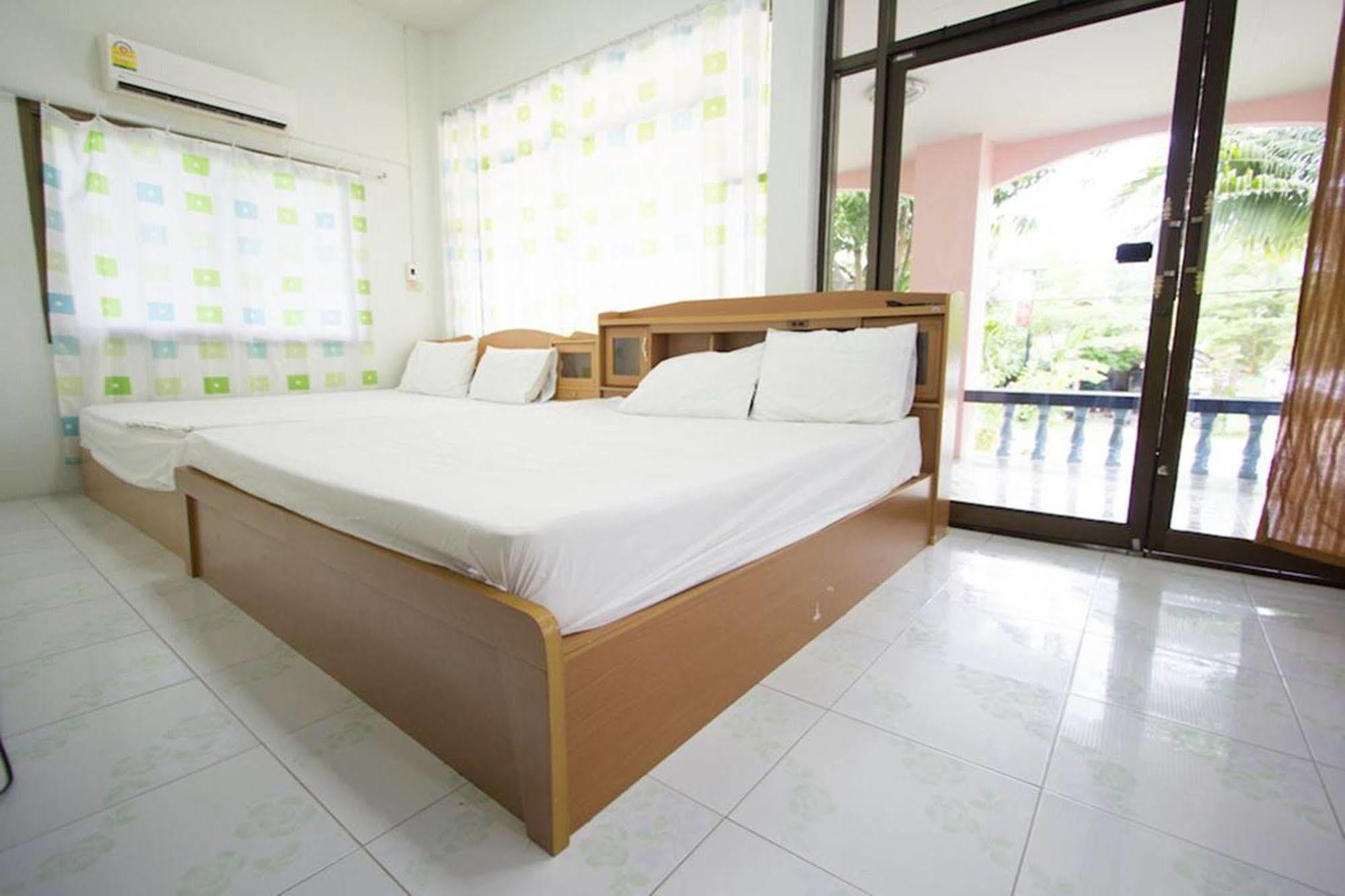 Chaiwat Resort Laem Sing Exterior photo